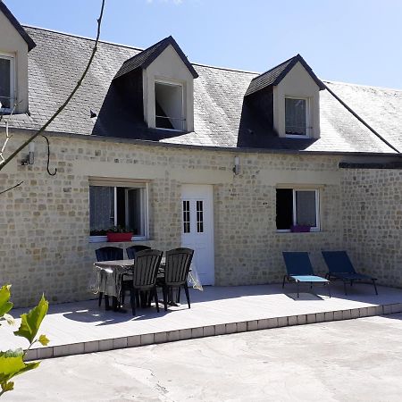 Вилла Au Dom-Icile Monceaux-en-Bessin Экстерьер фото