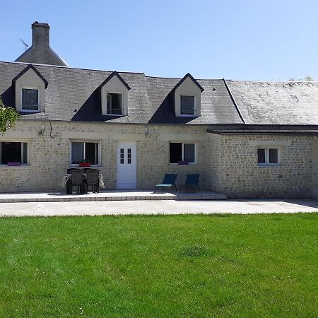 Вилла Au Dom-Icile Monceaux-en-Bessin Экстерьер фото