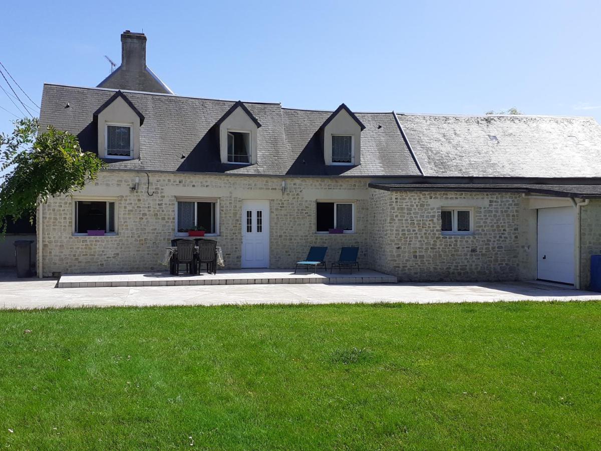 Вилла Au Dom-Icile Monceaux-en-Bessin Экстерьер фото